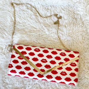 Aldo Kiss Lip Gold Chain Strap Crossbody Clutch Purse NWT